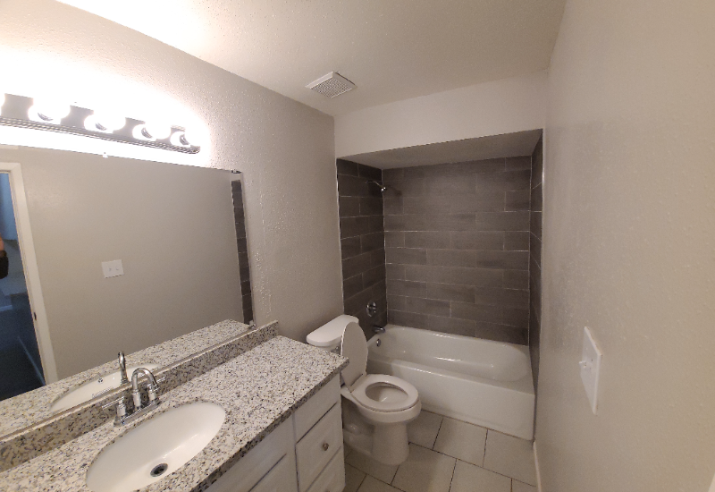 730 Memorial Mews St #D - Photo 3 of 16