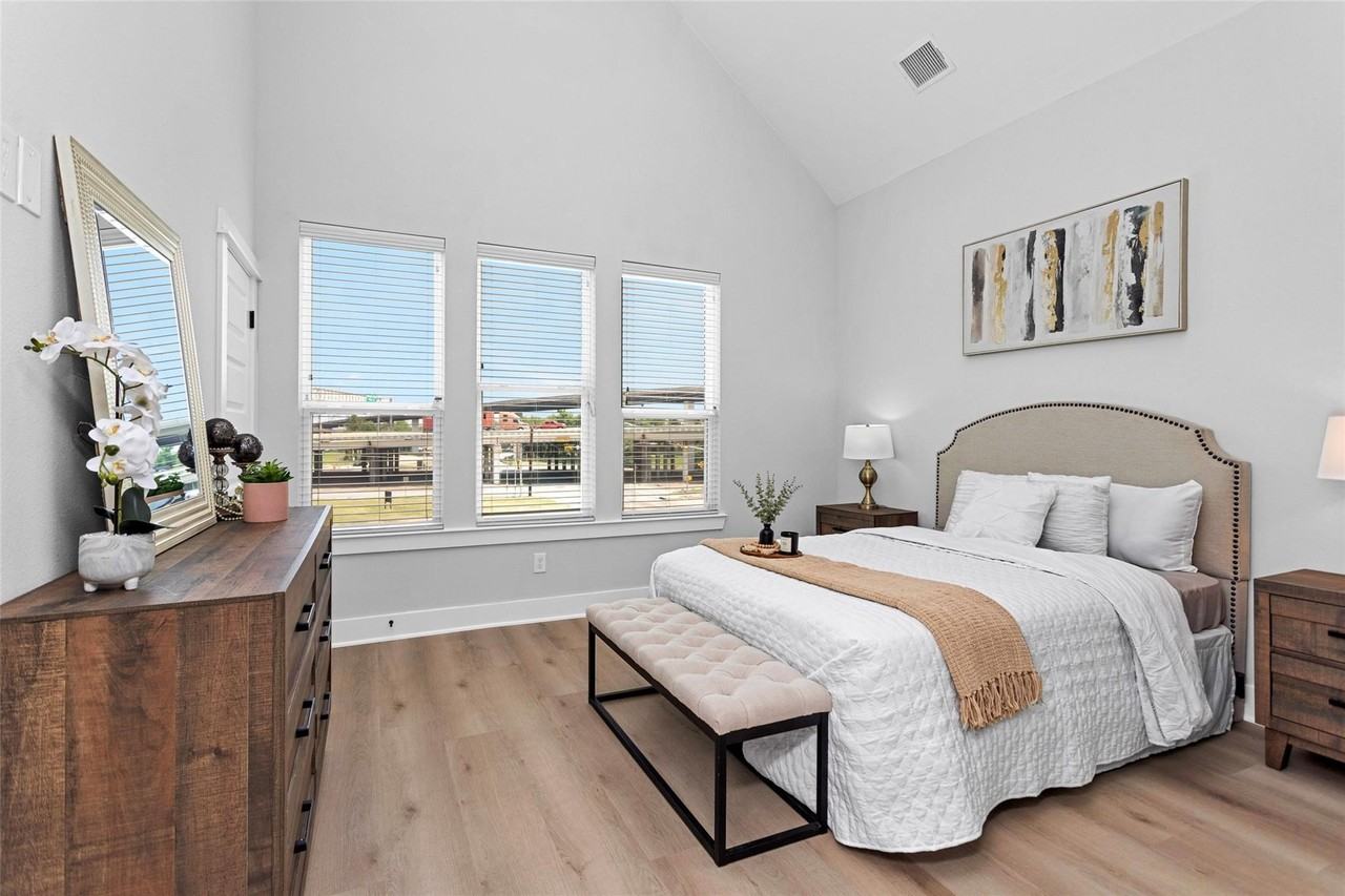 1616 Euel St #1616 - Photo 3 of 42