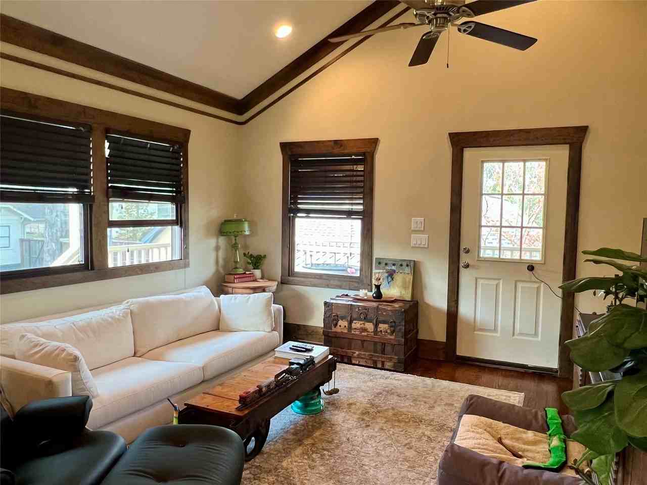 1021 Louise St #1021A - Photo 6 of 21