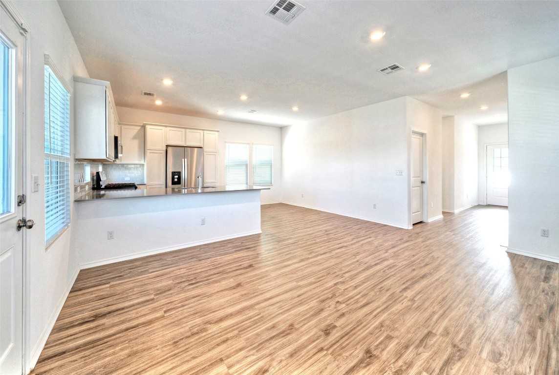 201 Rioja #201 - Photo 3 of 21