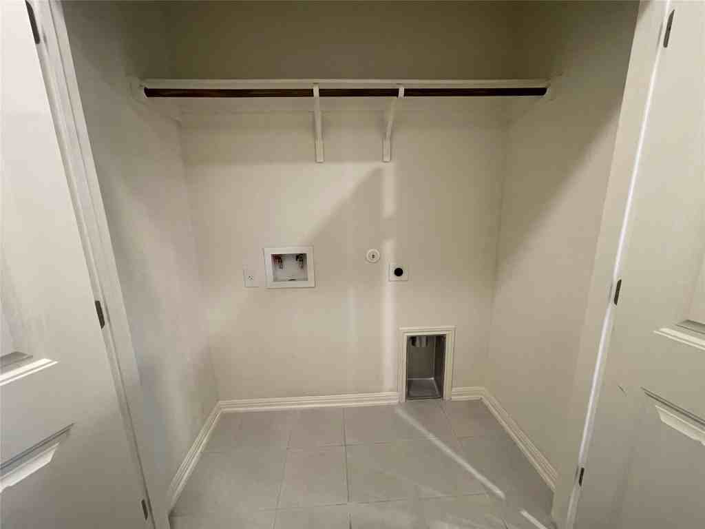 142 Simon #142 - Photo 2 of 16