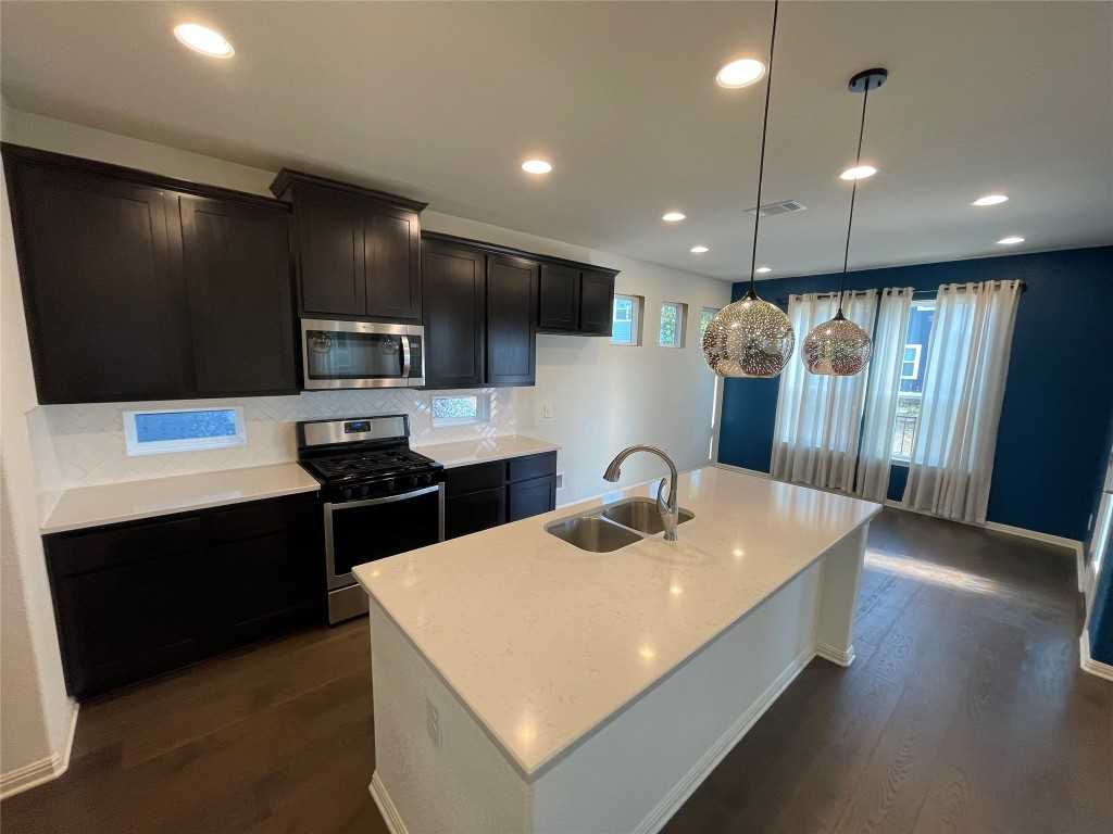 142 Simon #142 - Photo 5 of 16