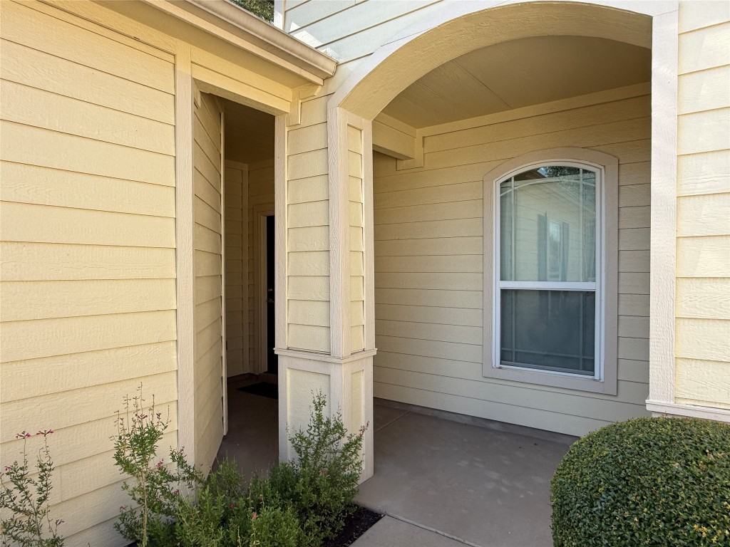 129 Essex Ln #129 - Photo 2 of 34