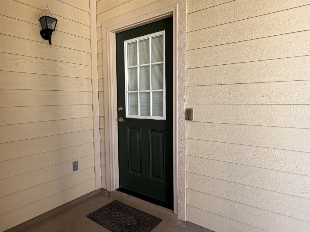 129 Essex Ln #129 - Photo 3 of 34