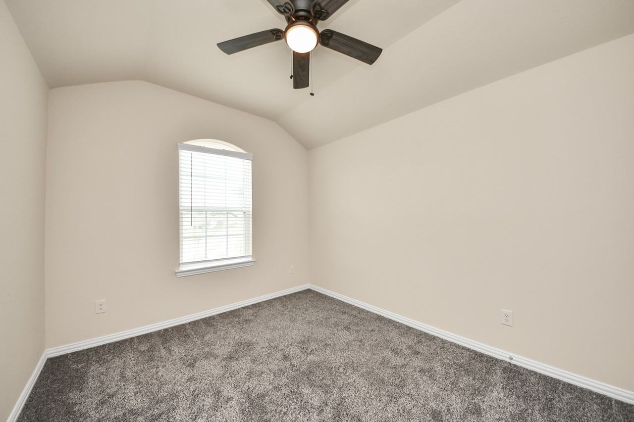 32903 Silver Meadow Way #32903 - Photo 5 of 40
