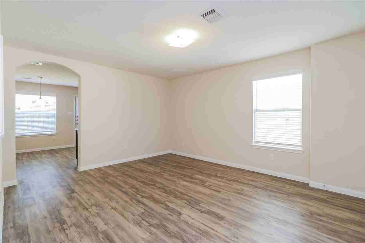 21243 Grand Field Ct #21243 - Photo 5 of 13