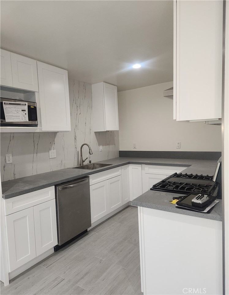 914 Delaware St #914B - Photo 2 of 22