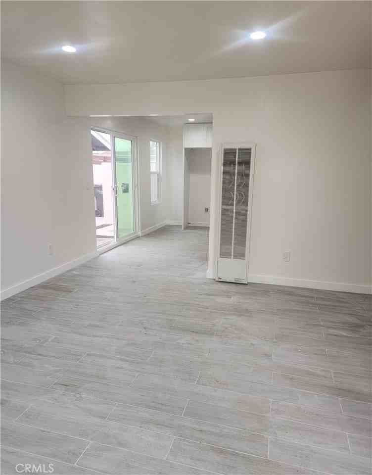 914 Delaware St #914B - Photo 3 of 22