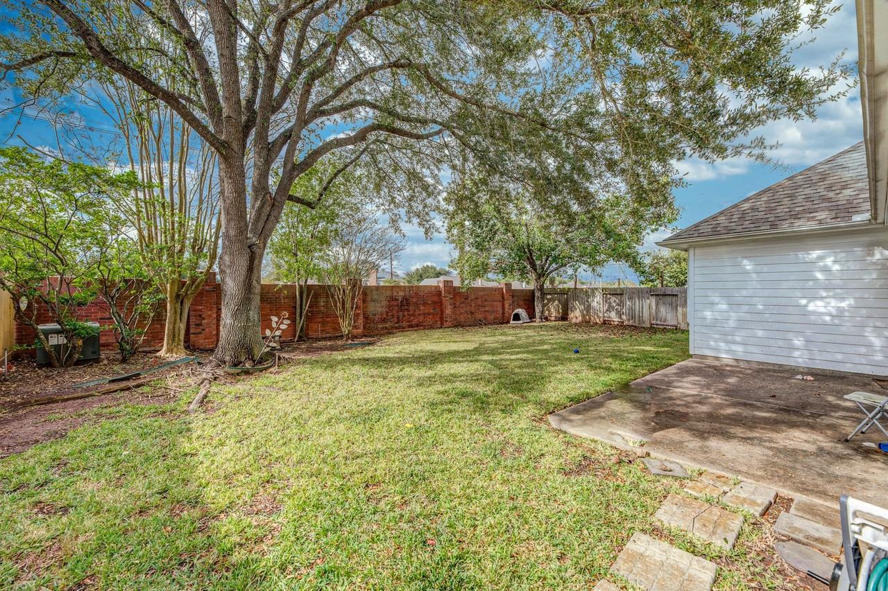 910 Presley Way #910 - Photo 7 of 35