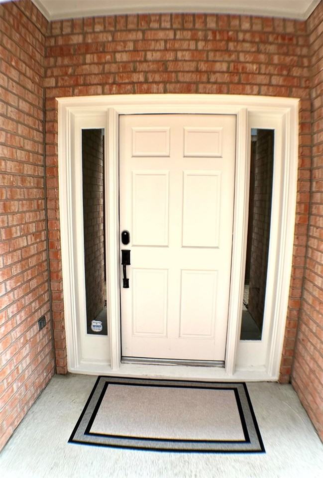 913 Birdsall St #913 - Photo 3 of 36