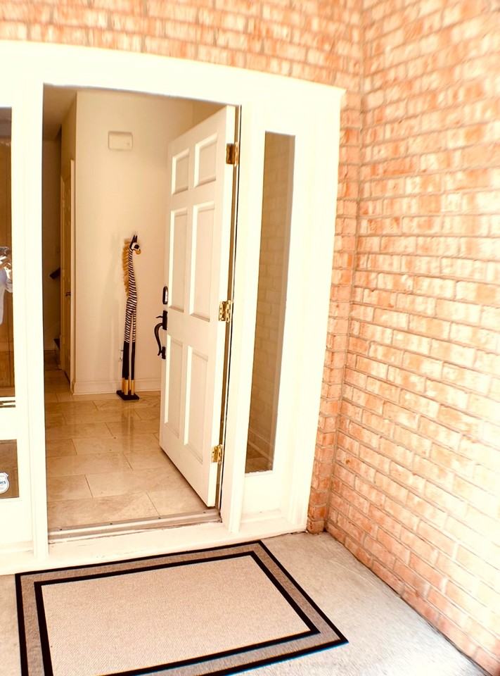 913 Birdsall St #913 - Photo 4 of 36