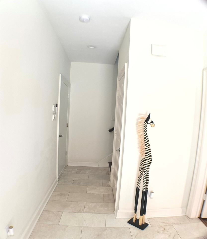 913 Birdsall St #913 - Photo 5 of 36