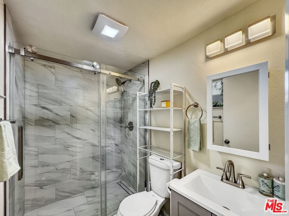 13701 Hubbard St #13701-44 - Photo 7 of 16