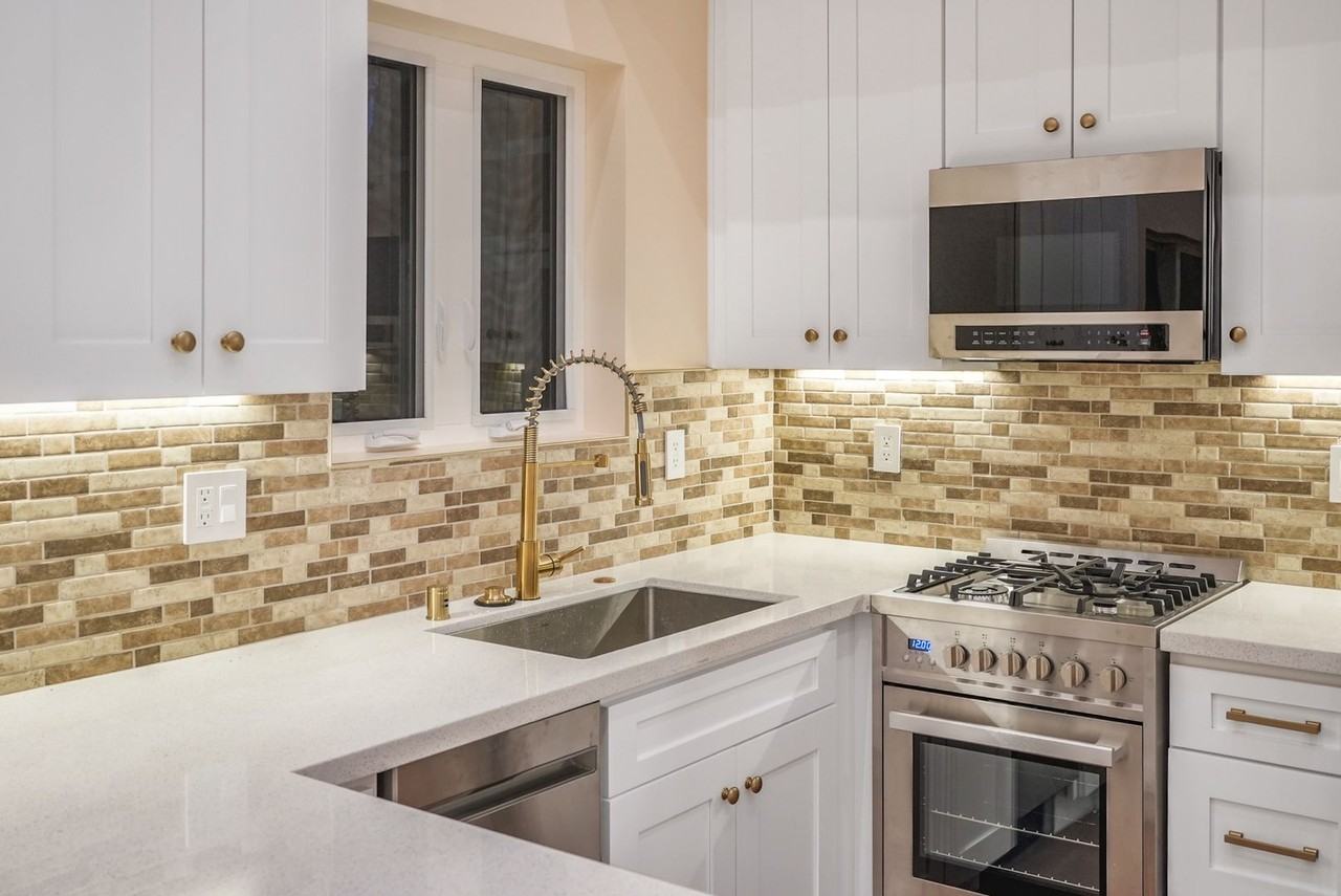 11554 Arminta St - Photo 5 of 19