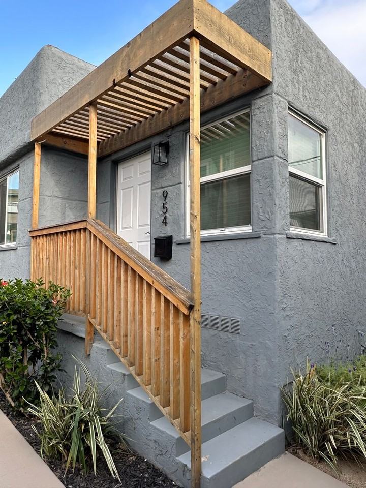 952 22nd St - Photo 2 of 25