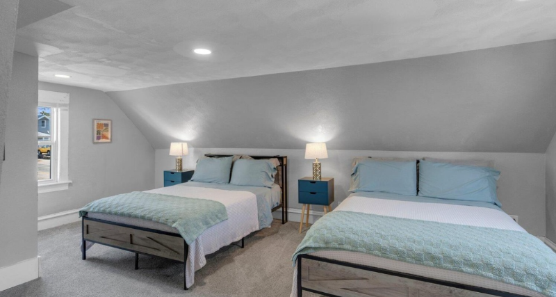 1011 19th Ave - Photo 4 of 9