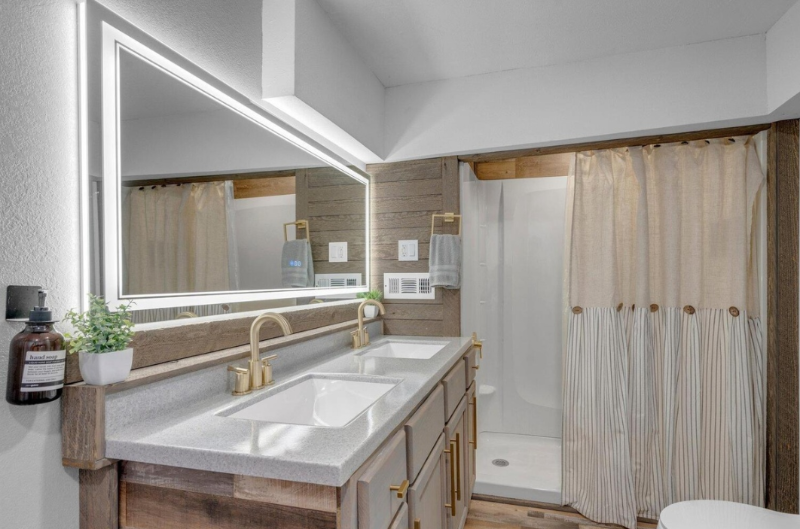 1011 19th Ave - Photo 7 of 9