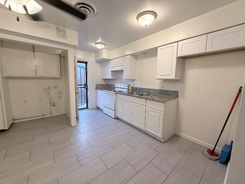 311 F St - Photo 7 of 11