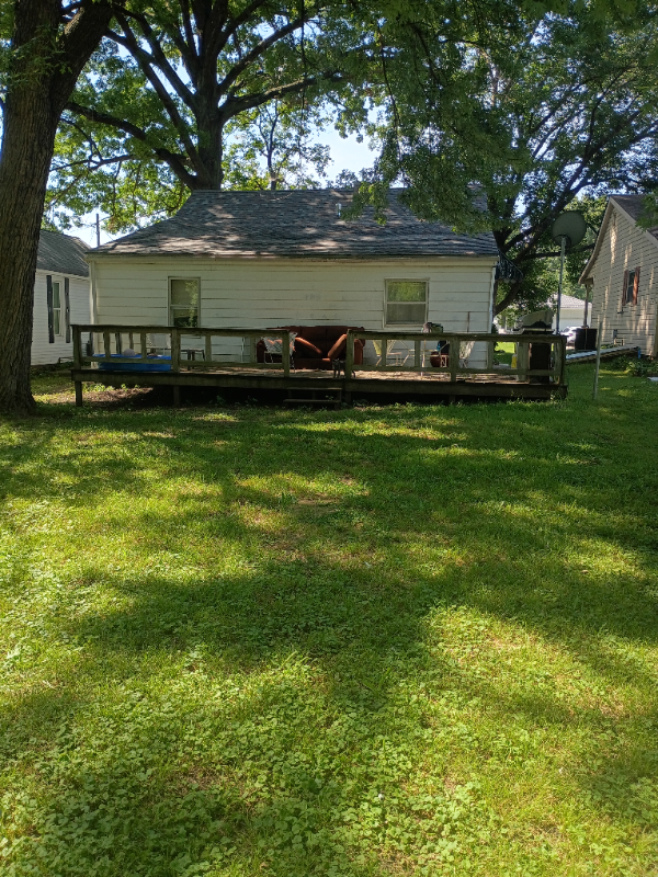 817 E Franklin St - Photo 2 of 10