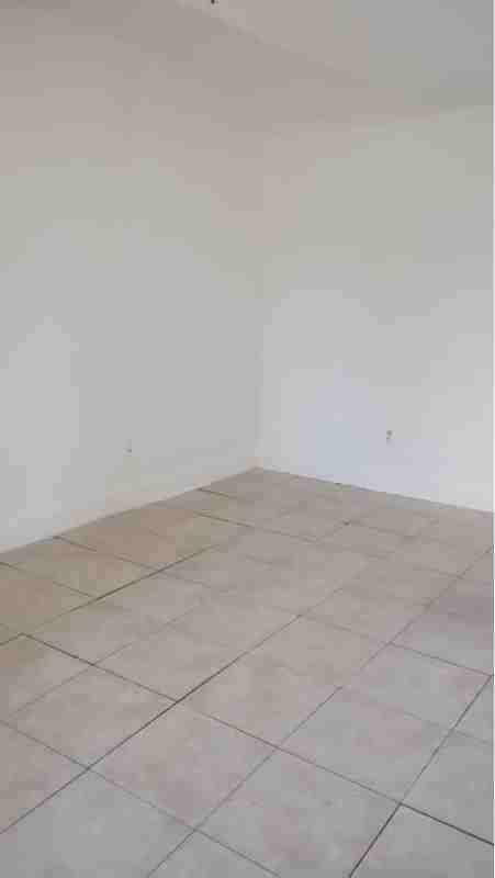 786 Nw 75th St #R - Photo 5 of 11