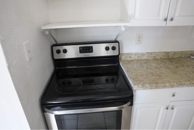 786 Nw 75th St #R - Photo 7 of 11