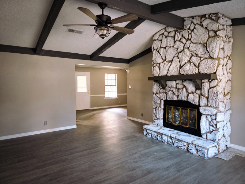 174 Ramona Dr - Photo 3 of 12