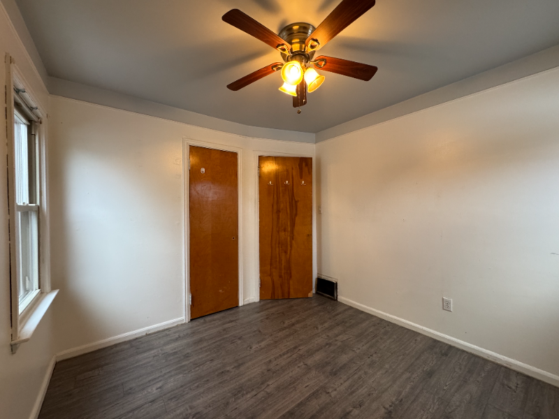 1403 E Maxlow Ave - Photo 5 of 13