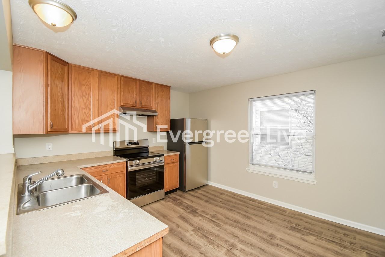 5654 Congressional Pl - Photo 4 of 15