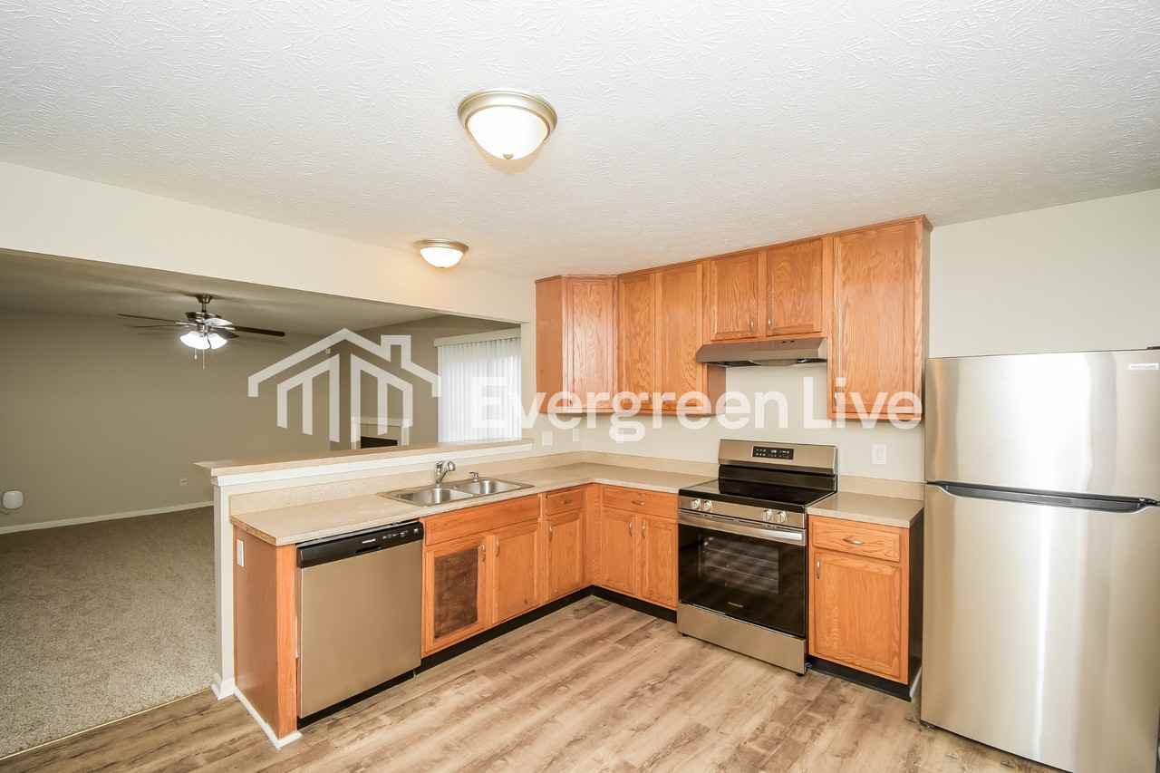 5654 Congressional Pl - Photo 5 of 15