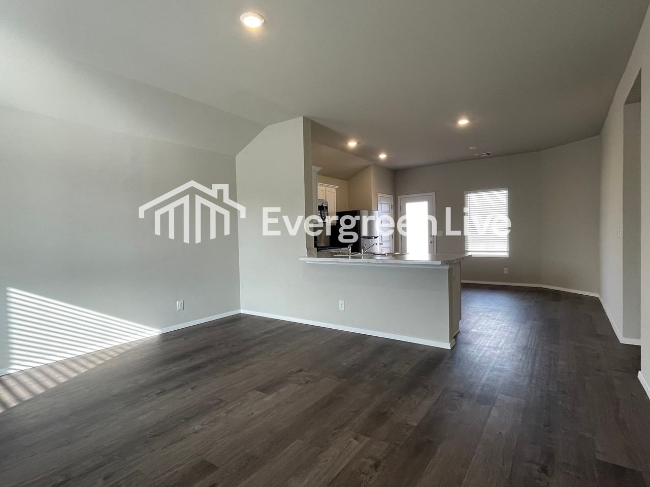 1010 W Lawton Rd - Photo 3 of 15