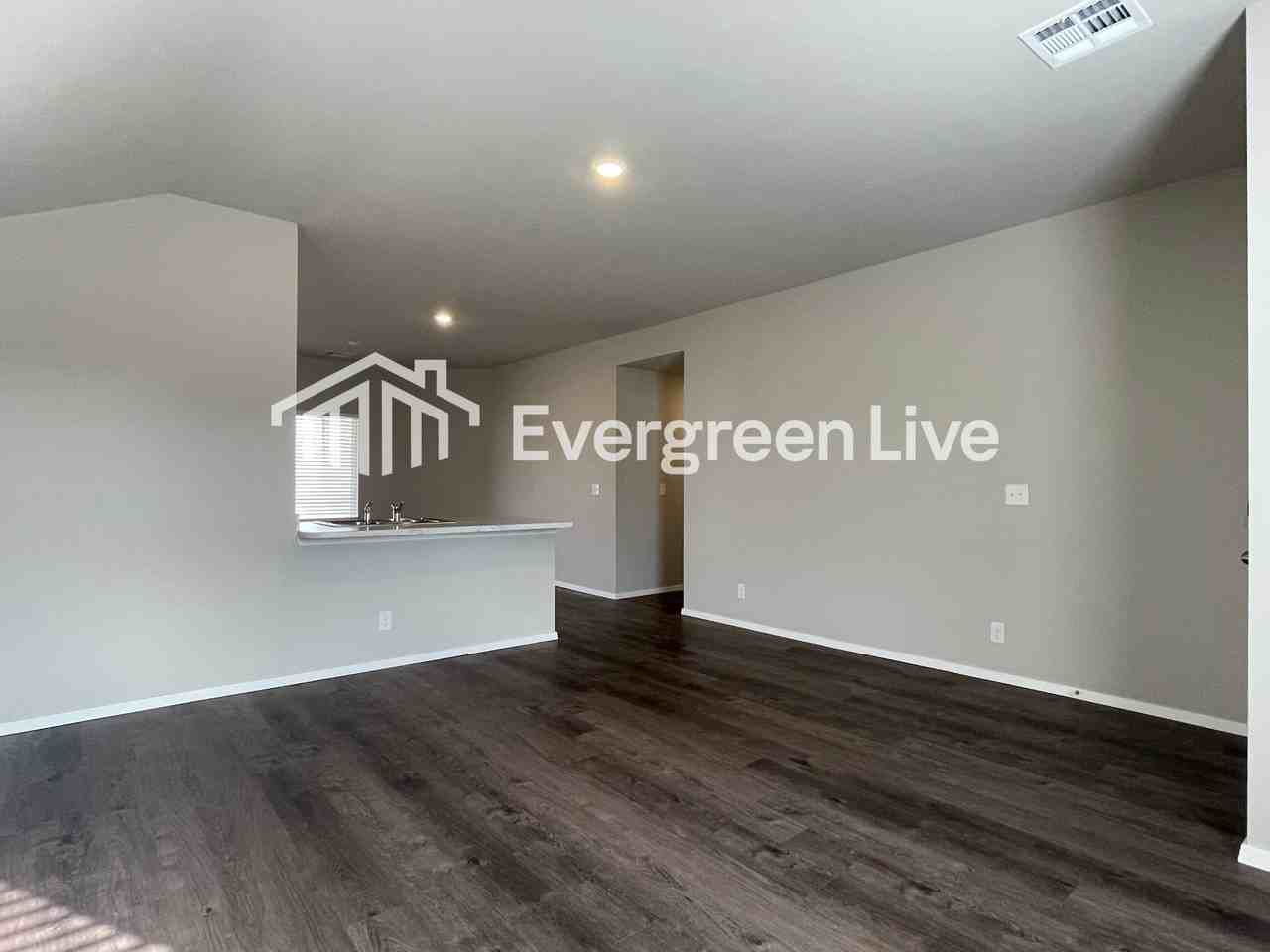 1010 W Lawton Rd - Photo 4 of 15