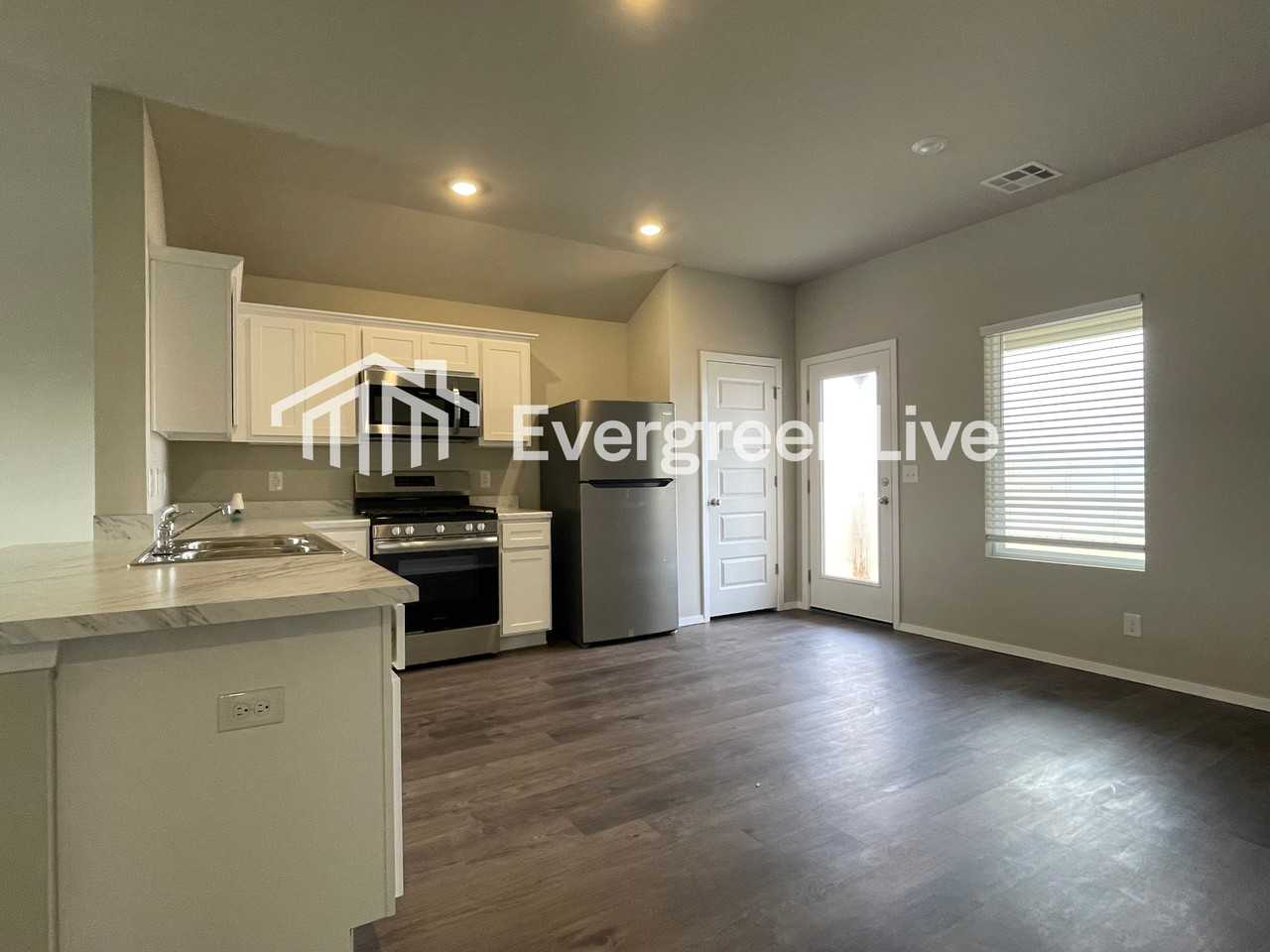 1010 W Lawton Rd - Photo 6 of 15