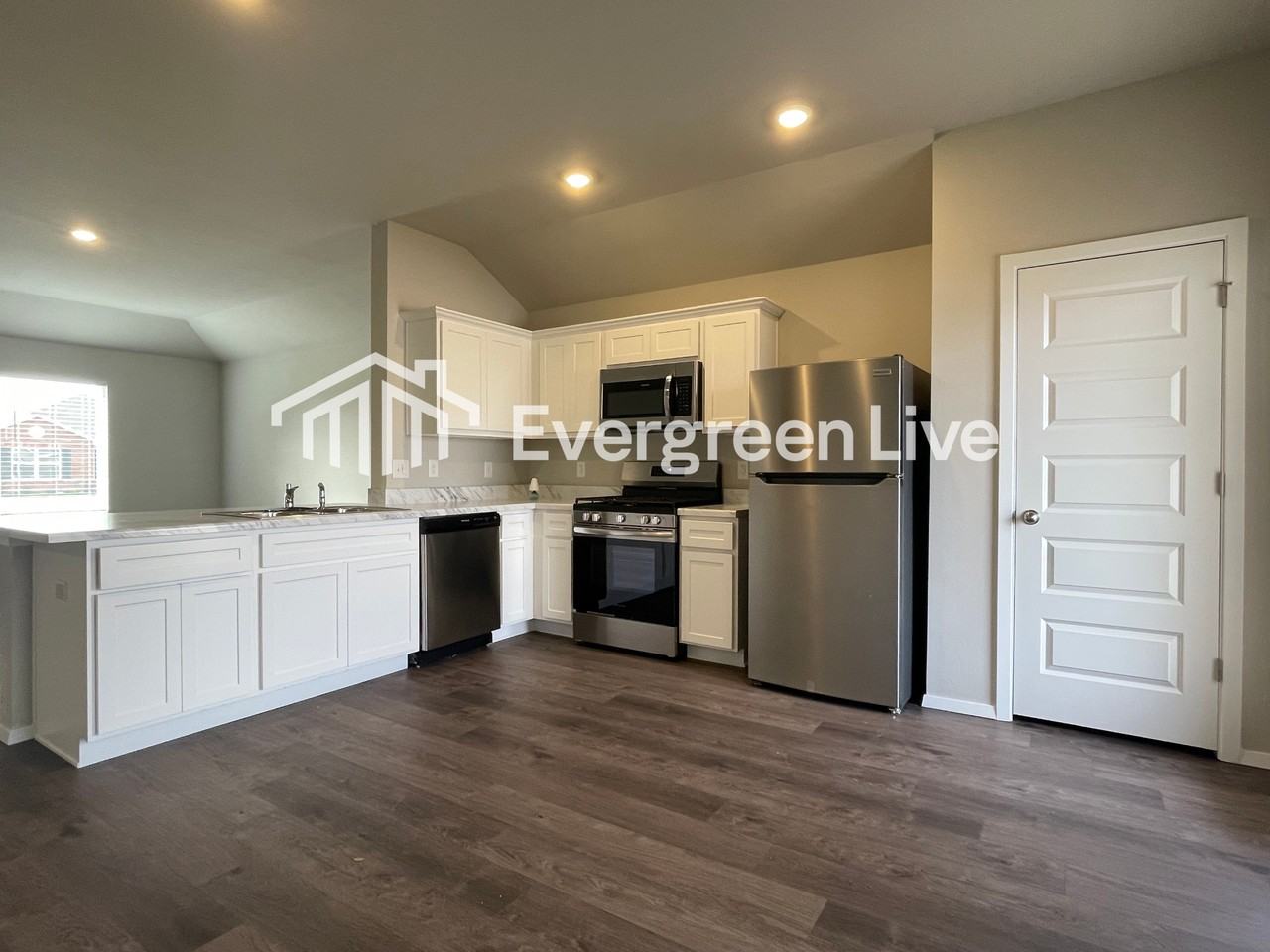 1010 W Lawton Rd - Photo 7 of 15