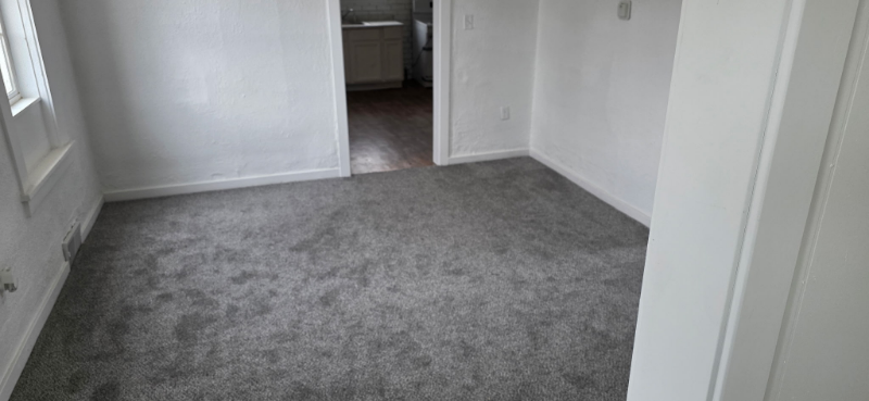 1831 S Westmoreland Ave - Photo 7 of 11