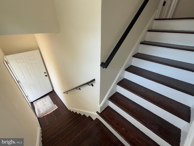 1210 Eldridge Ave #2 - Photo 4 of 20