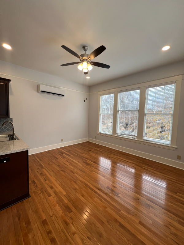 516 E 8th St #C - Photo 7 of 18