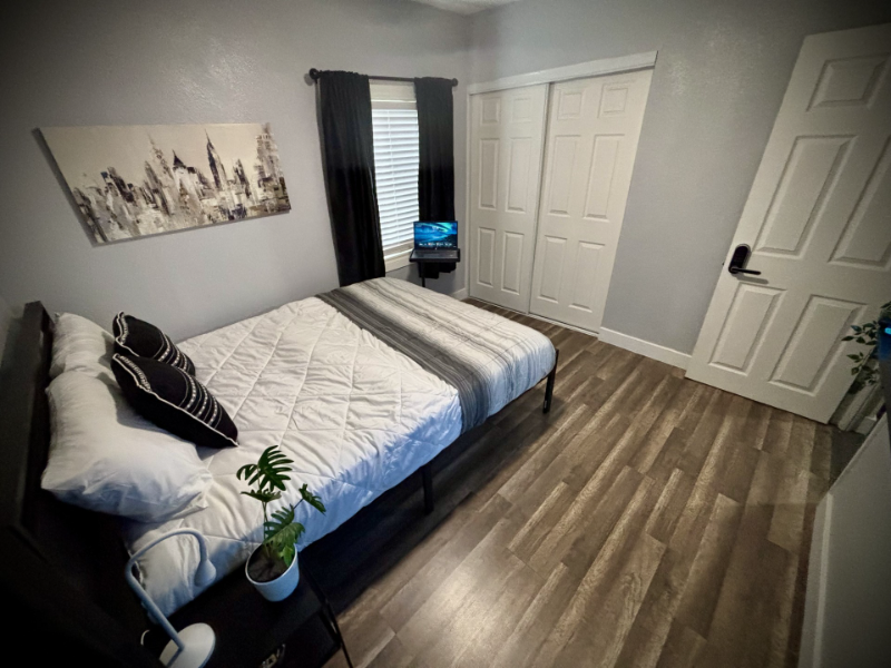 151 Manganese St - Photo 2 of 6