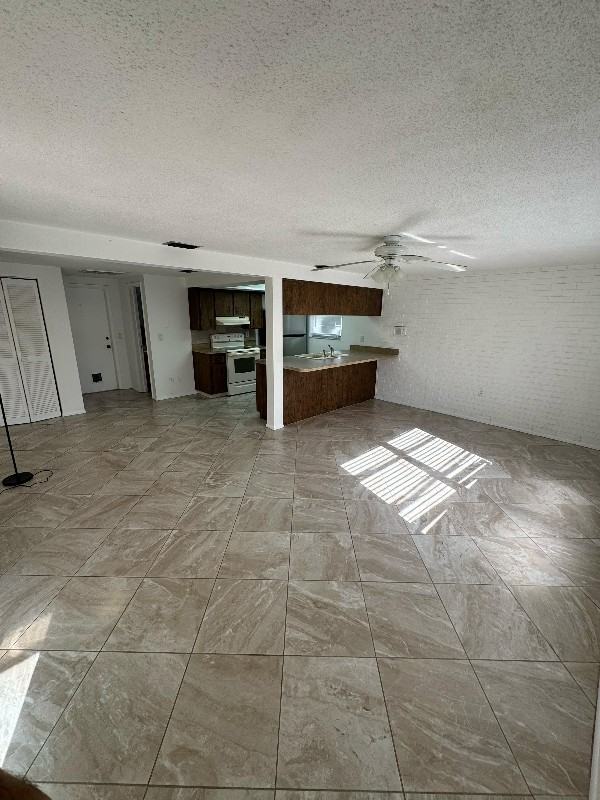 6734 Amarillo St - Photo 5 of 23