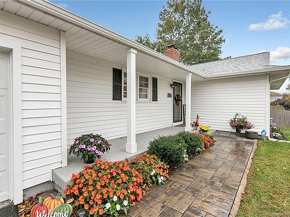 35 Delwood Rd - Photo 2 of 12