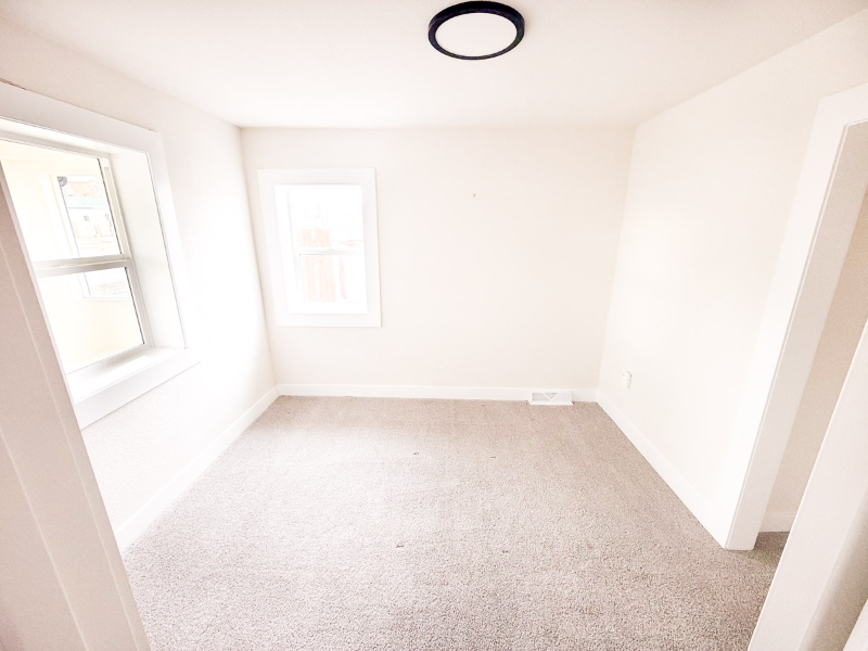 509 11th St - Photo 7 of 12