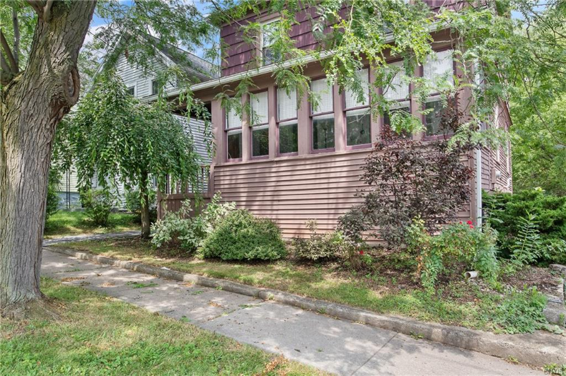 315 Boyden St - Photo 2 of 20