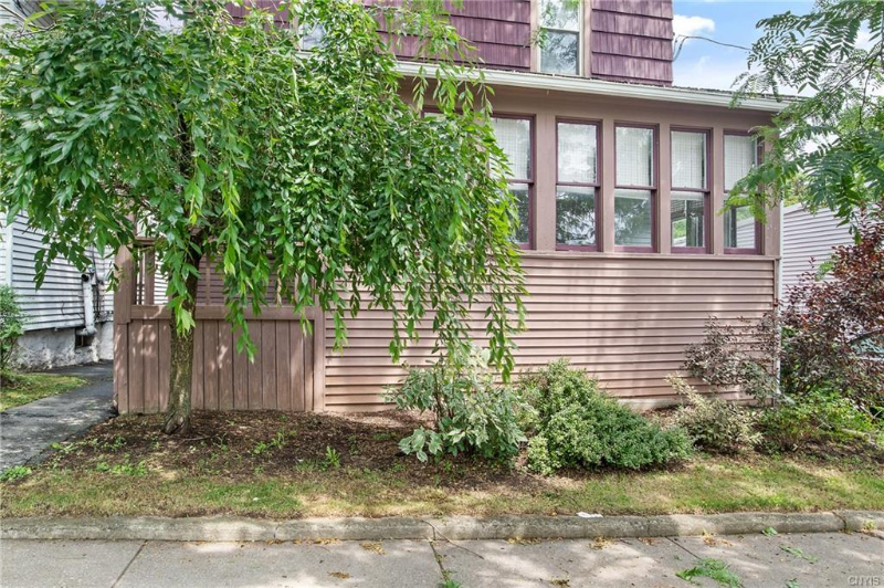 315 Boyden St - Photo 3 of 20