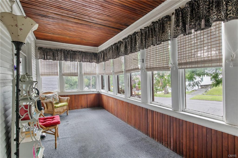 315 Boyden St - Photo 5 of 20