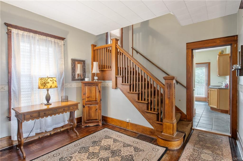 315 Boyden St - Photo 6 of 20