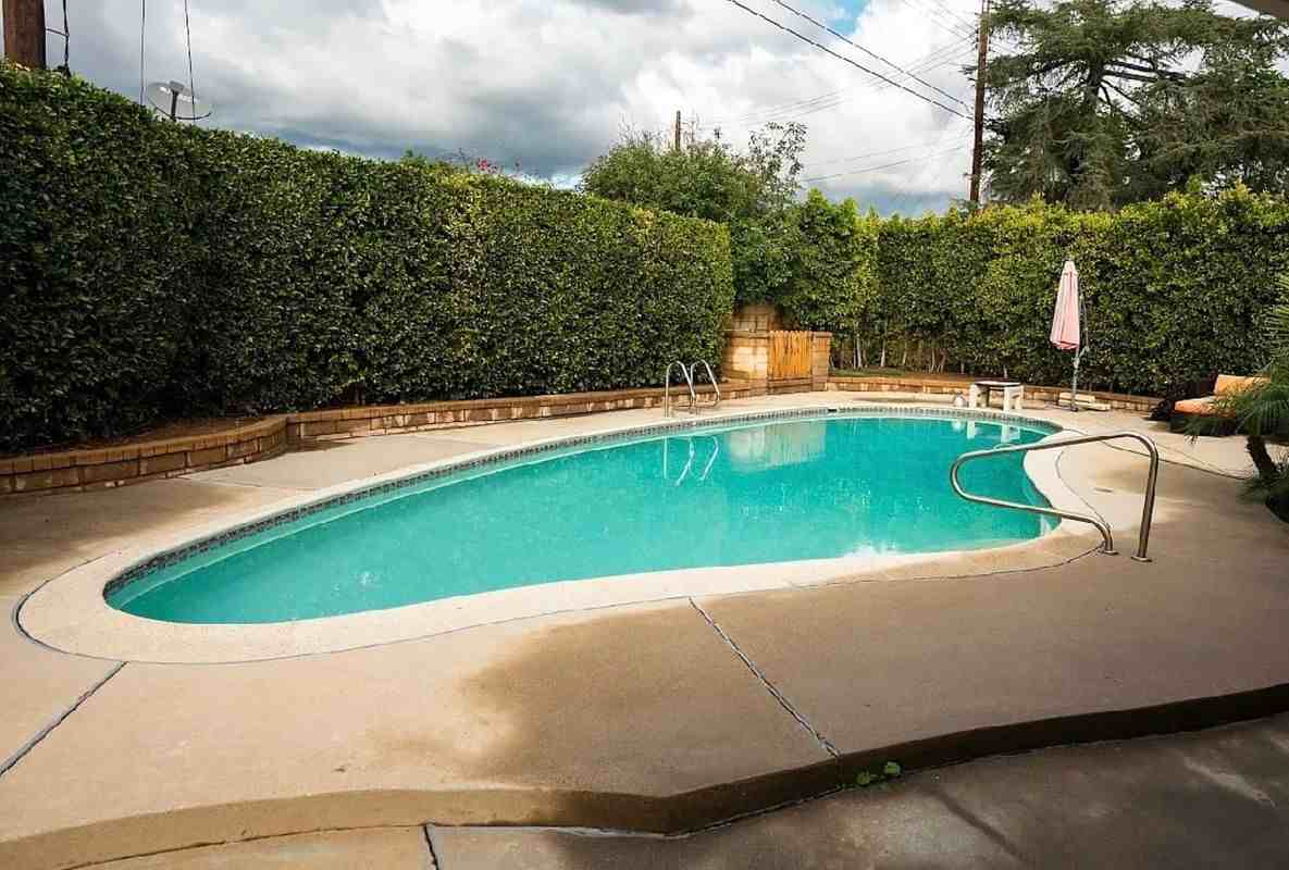 17161 Vintage St - Photo 2 of 3