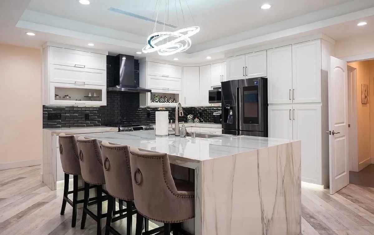 17161 Vintage St - Photo 3 of 3