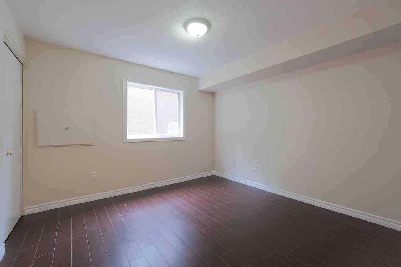 1678 Russell Rd - Photo 5 of 12