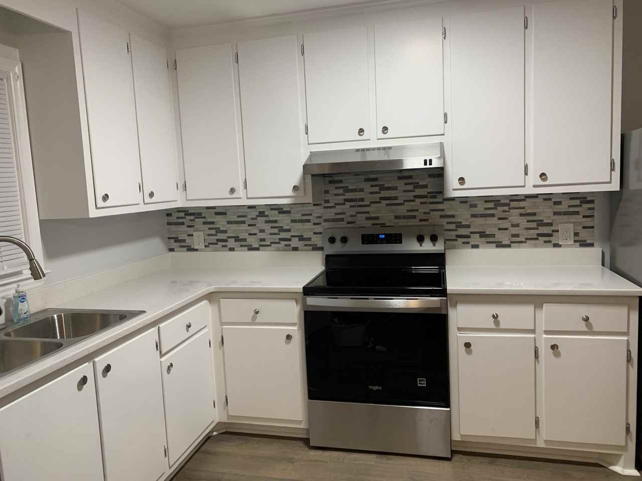 1005 Cole St #B - Photo 2 of 10