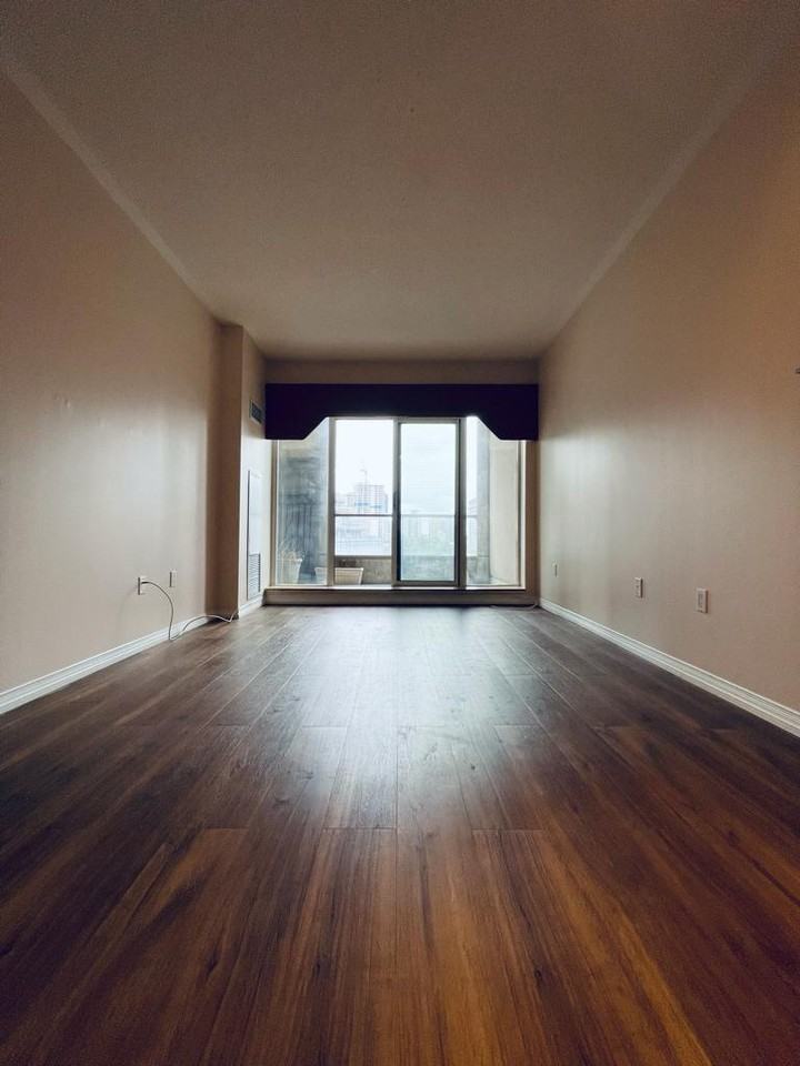 909 Bay St - Photo 6 of 20