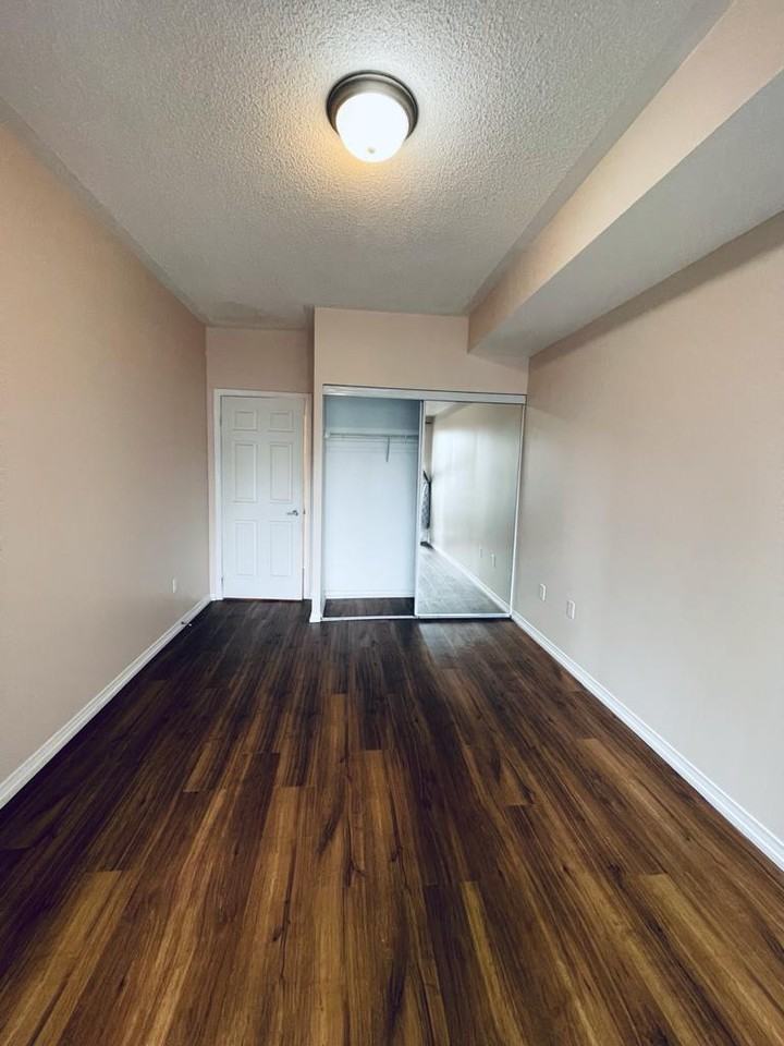 909 Bay St - Photo 7 of 20